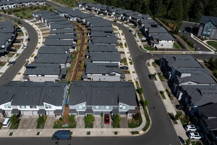 U.S. home sales fade in June as national median sales price hits an all-time high of $435,300